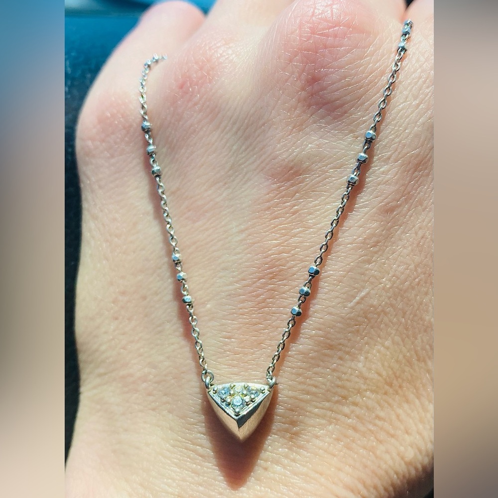 Gorgeous Kendra Scott Silver Tone Cubic Zirconiums Pendant Necklace.